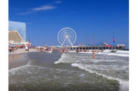2Br 3Ba Ocean Front Condo On The Boardwalk Cozysuites 애틀랜틱시티 외부 사진